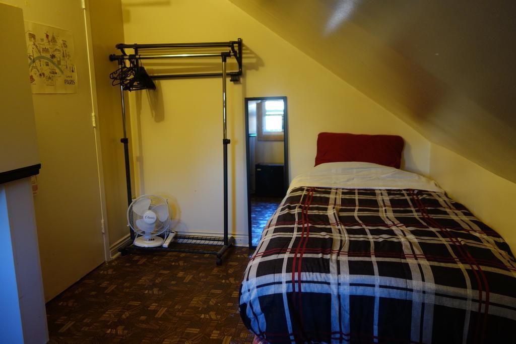 Spadina 11 Guesthouse トロント 部屋 写真