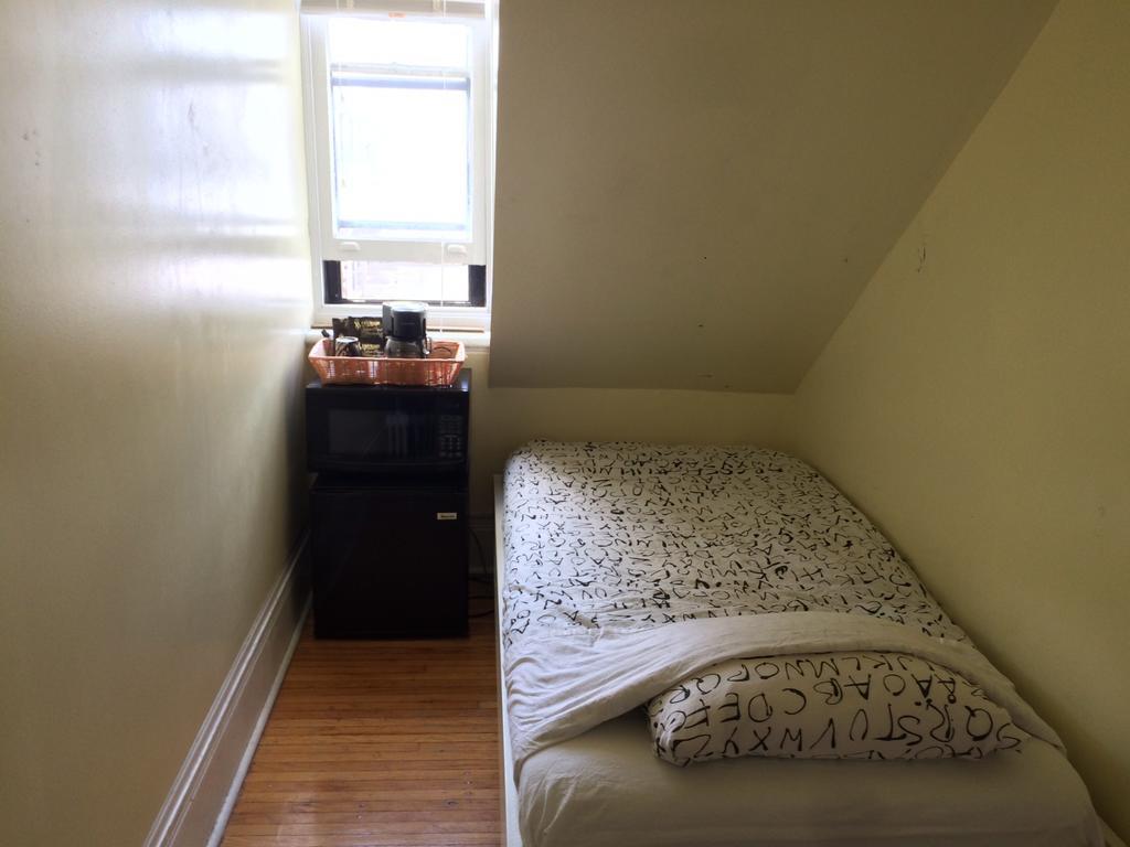 Spadina 11 Guesthouse トロント 部屋 写真