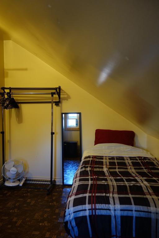 Spadina 11 Guesthouse トロント 部屋 写真