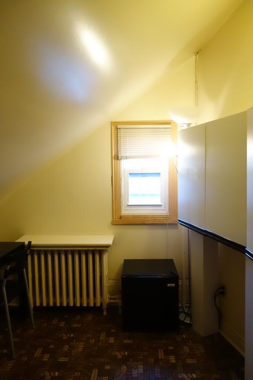 Spadina 11 Guesthouse トロント 部屋 写真