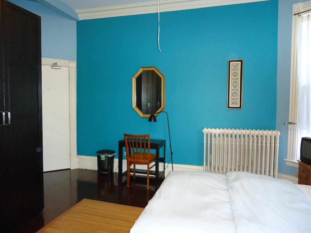 Spadina 11 Guesthouse トロント エクステリア 写真