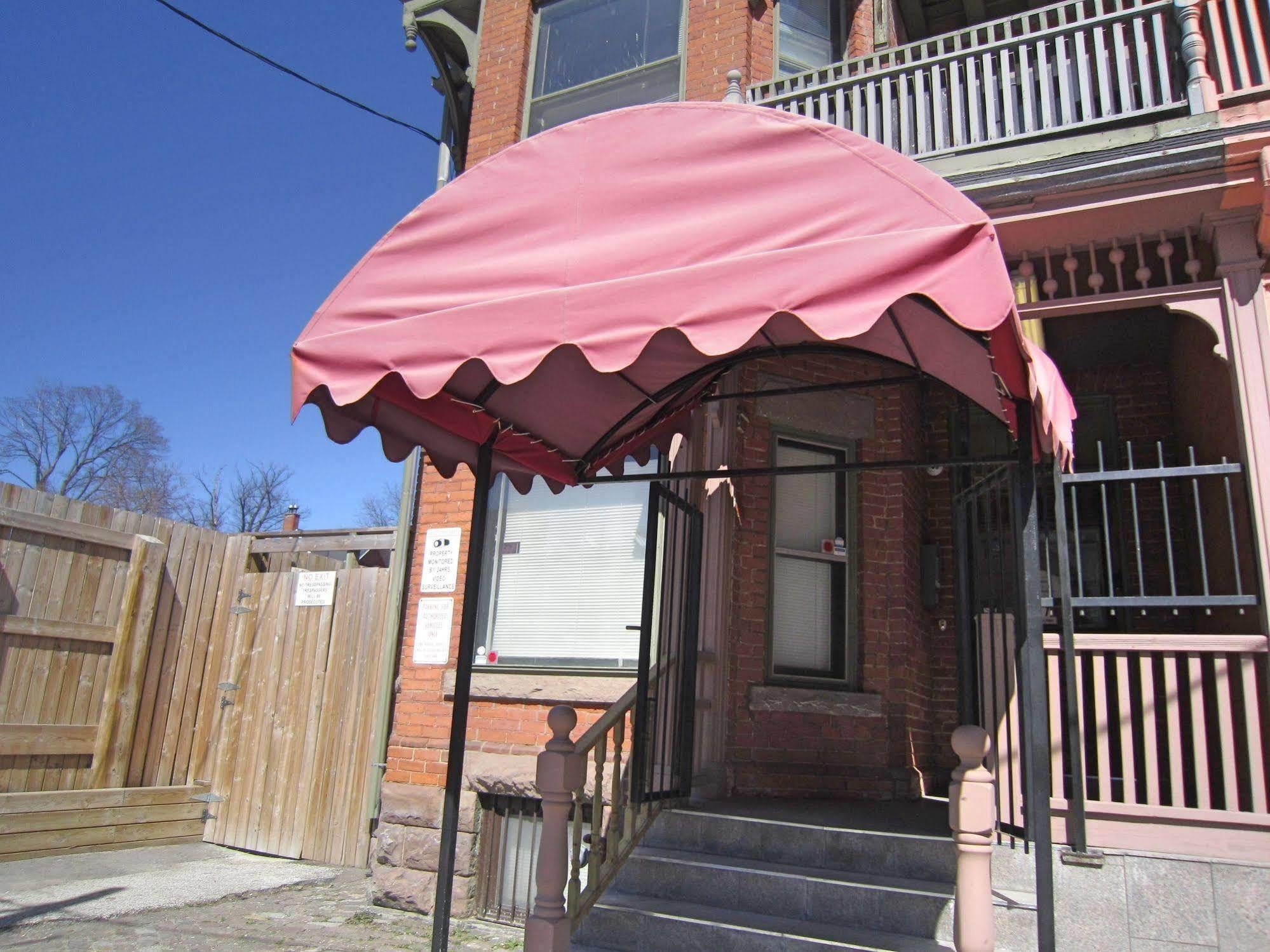 Spadina 11 Guesthouse トロント エクステリア 写真