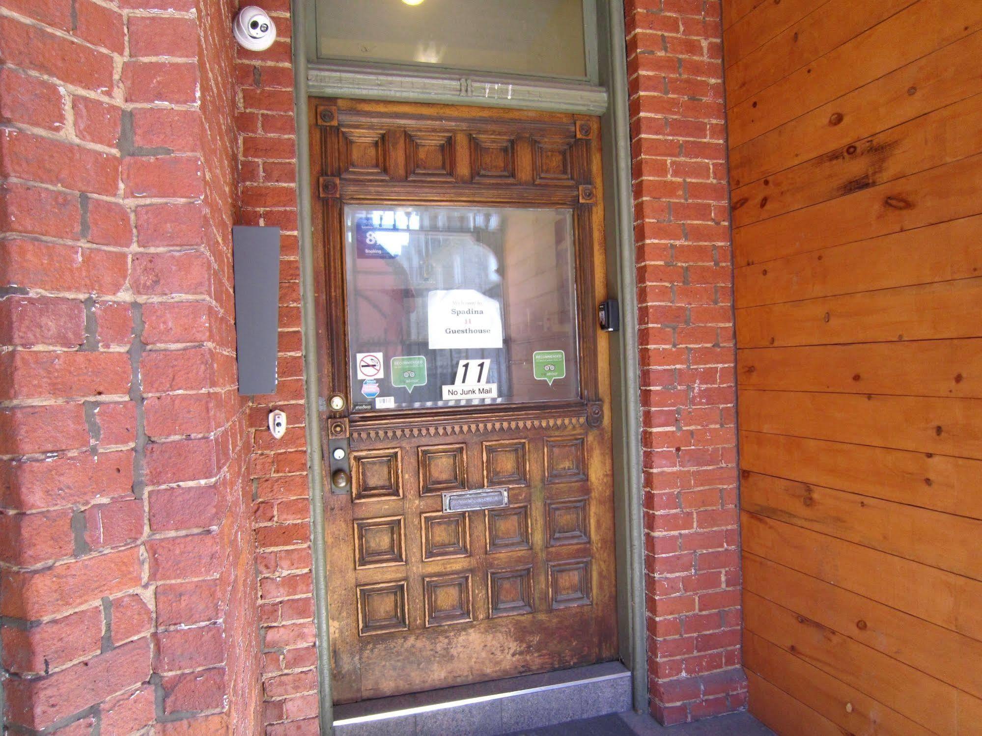Spadina 11 Guesthouse トロント エクステリア 写真